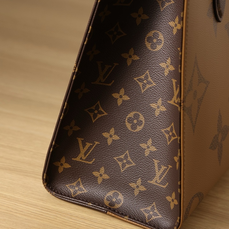 Petite Malle Crossbody