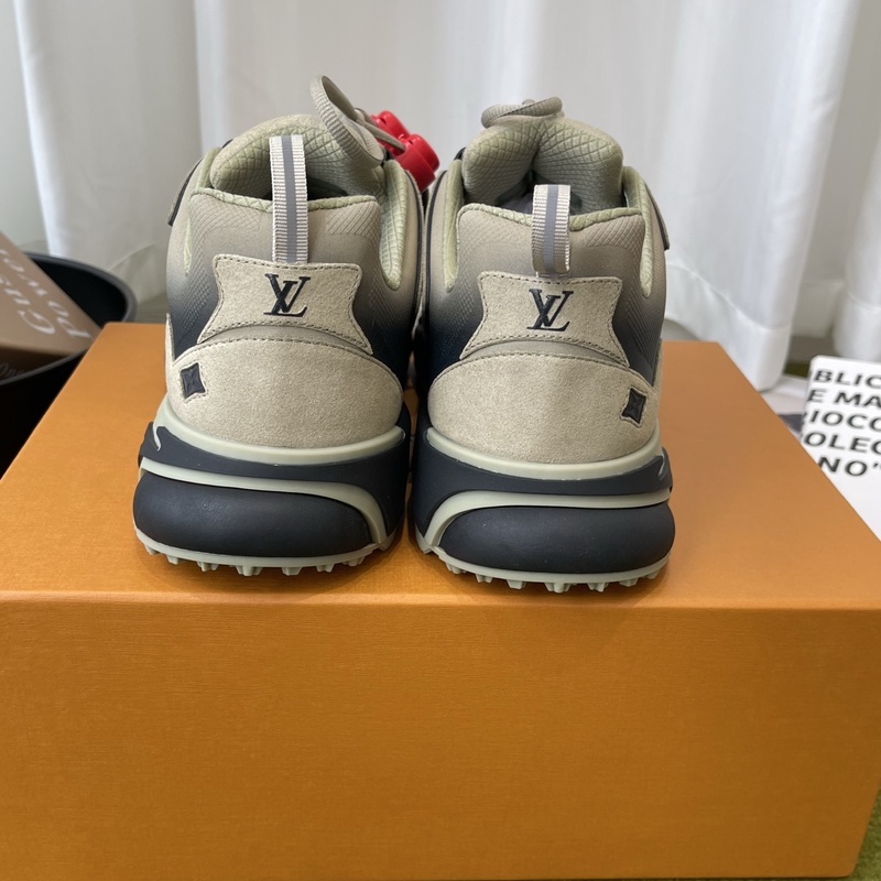 Curb Sneakers